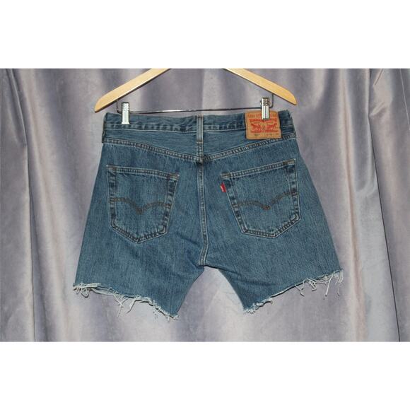Levi's 501 Shorts Raw Seam Size 32 - Picture 6 of 7